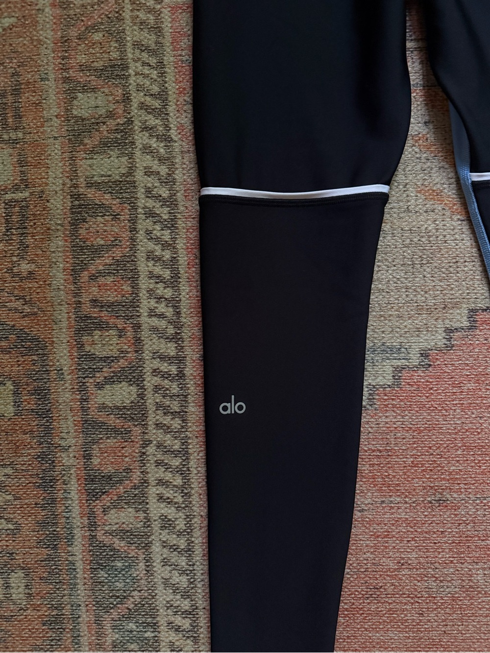 Alo Yoga 7/8 High-Waist Element Leggings | Marina Blue & Black | Size Small - Picture 3 of 4